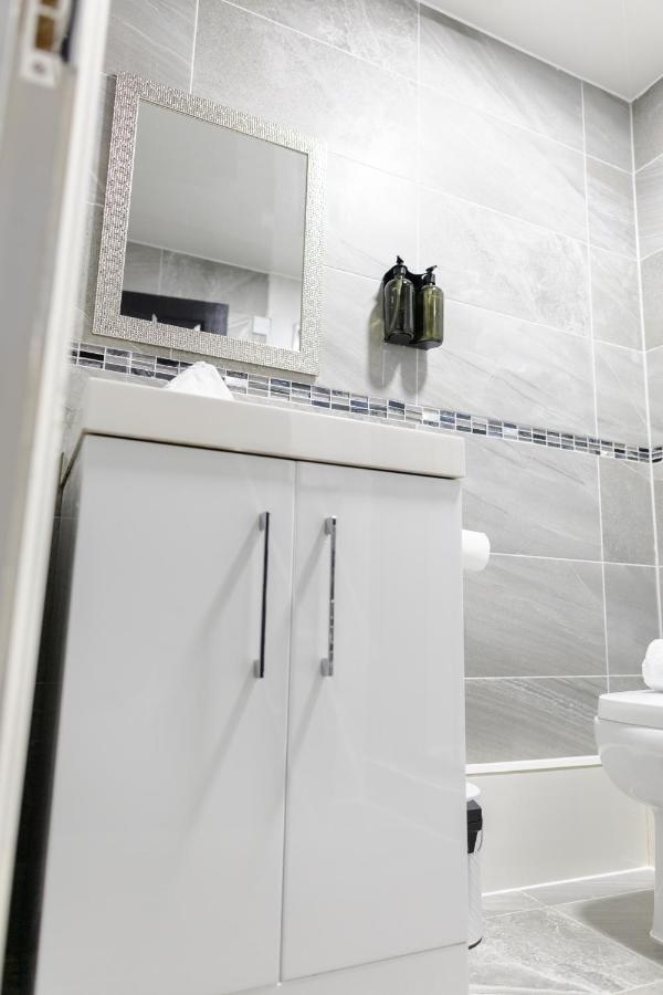 קארדיף Chic Urban 2 Bedroom Apartments מראה חיצוני תמונה